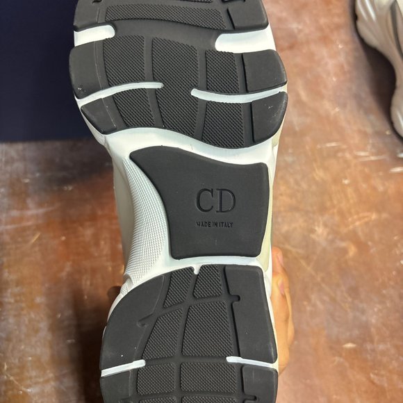 Dior B22 - Picture 2 of 6